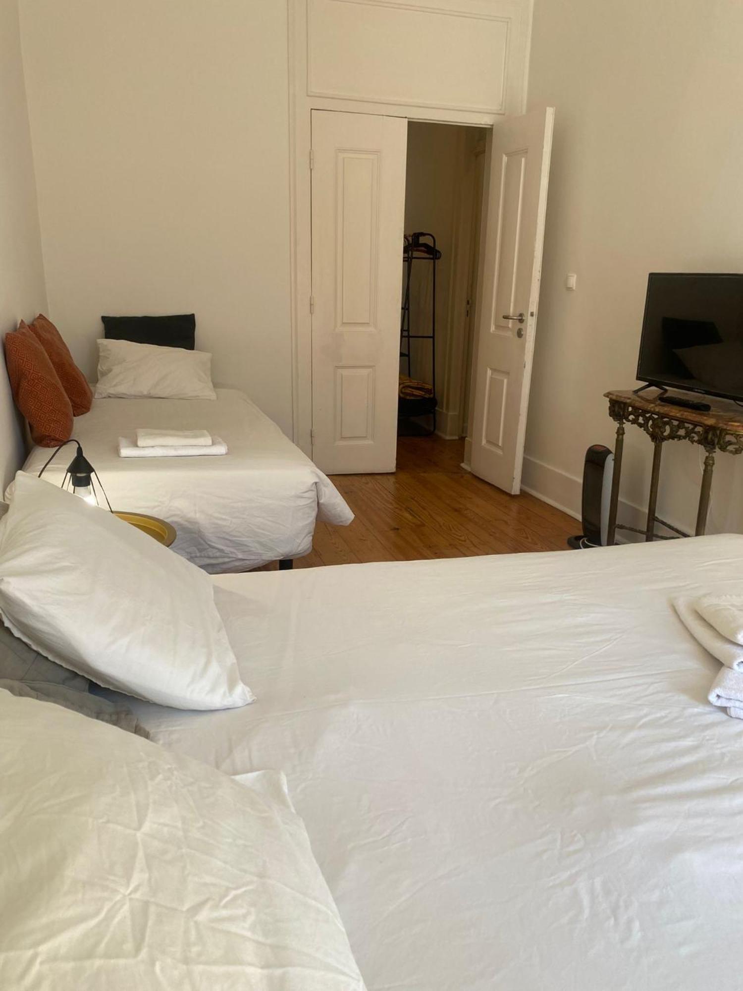 Happy At Chiado Hotel Lisbon Bagian luar foto