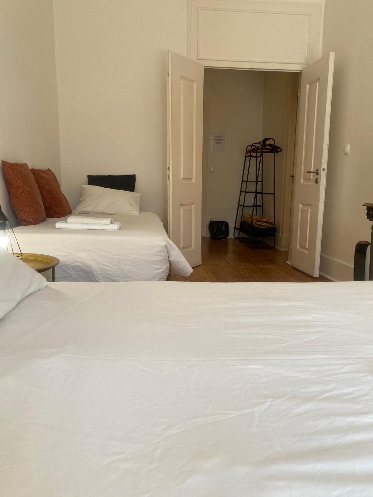 Happy At Chiado Hotel Lisbon Bagian luar foto